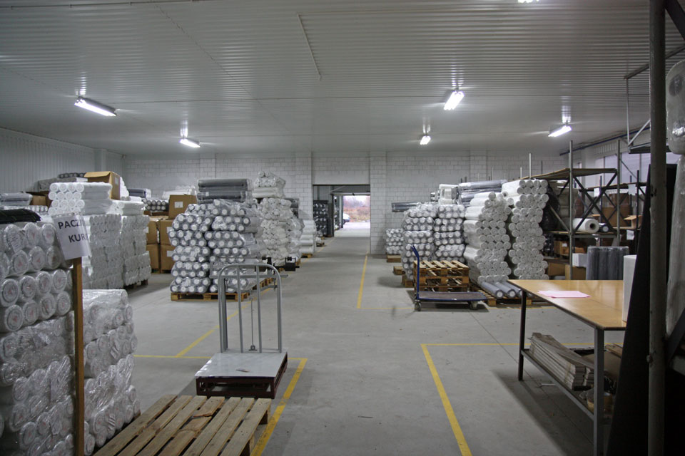 neaustiniai drabužiai kelių apželdinimui medicininiai neaustiniai terminiai agrotextile geotextiles Lenkija